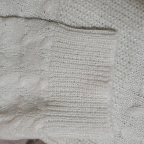 Cozy Casual. NWT. White Knit Sweater Crew Neckline Mixed Pattern Knit Size 2X/3X - Picture 4 of 16